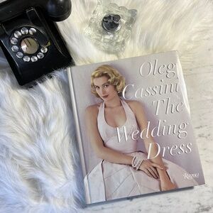 2017 Oleg Cassini The Wedding Dress Book